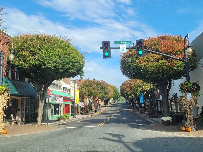Retiring On $1,200 A Month Is Realistic In These 10 Virginia Cities - Decor Hint Galax