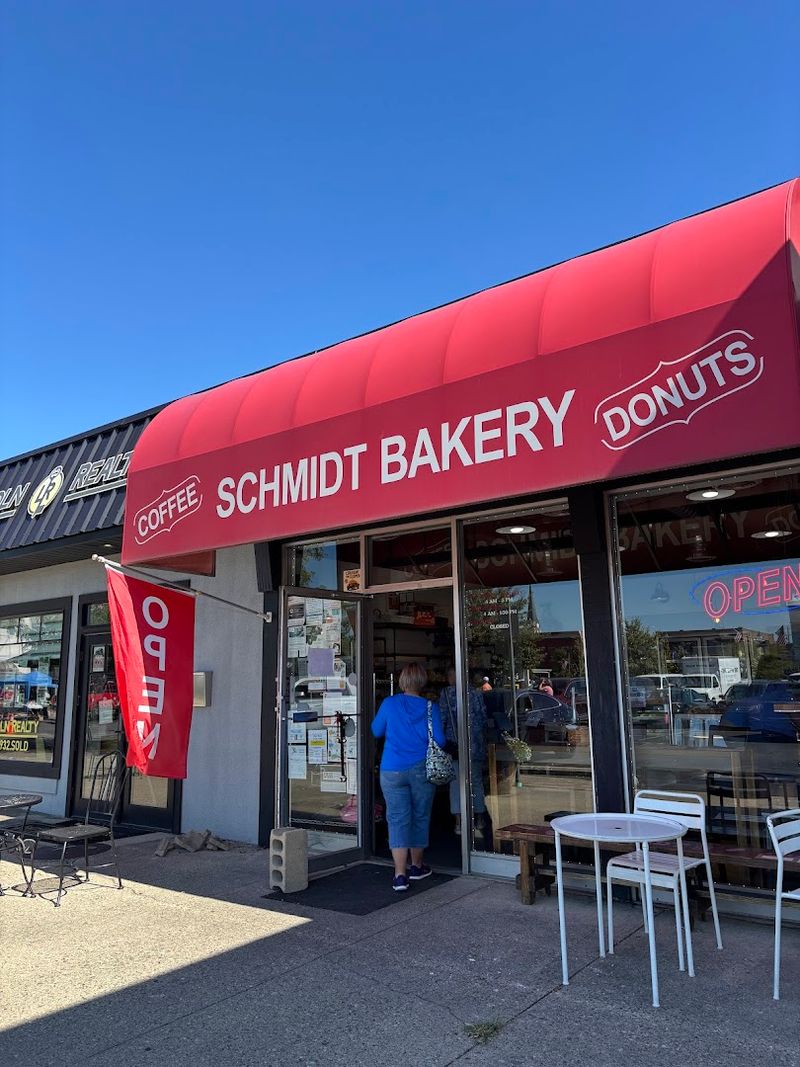 14 Indiana Bakeries That Locals Keep Recommending Again And Again - Decor Hint Schmidt Bakery