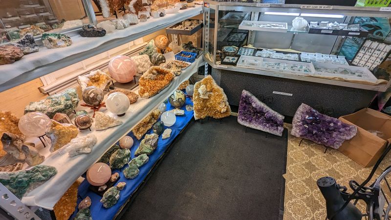 11 North Carolina Rockhounding Spots Where Crystals And Hidden Gems Wait - Decor Hint Rockhound Ridge Gives Sylva A Crystal Stop