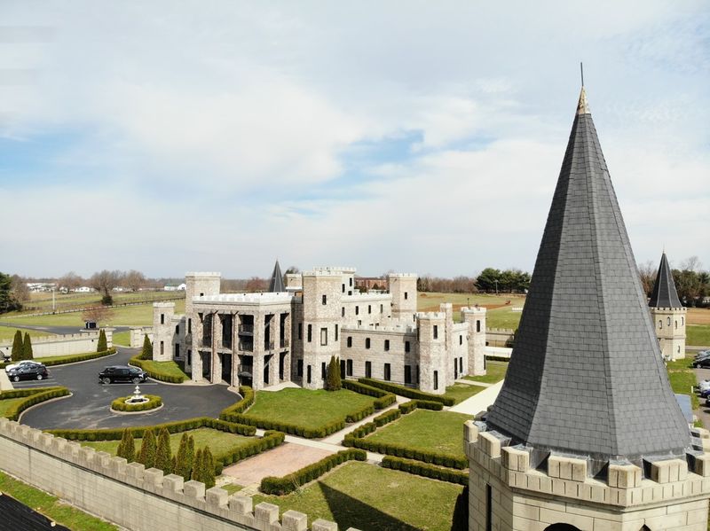 The Stunning Medieval Castle In Kentucky That's Absolutely Worth The Road Trip - Decor Hint The Perfect Base For Exploring Kentucky's Bourbon Trail