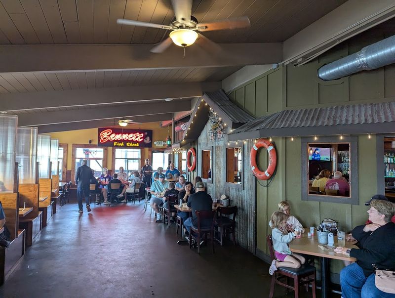 Skip The Fancy Spots And Try These Washington Seafood Shacks Locals Love - Decor Hint Bennett's Fish Shack
