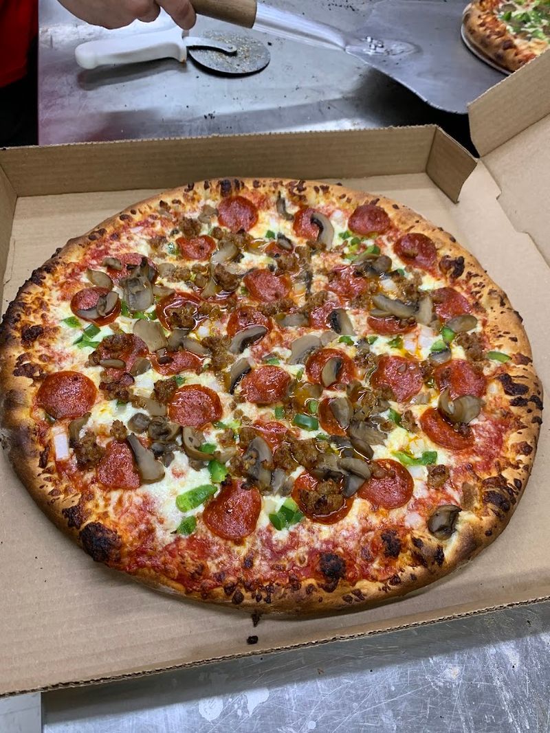 10 West Virginia Pizza Spots That Don't Look Like Much But Keep Drawing Crowds - Decor Hint Gianni's, Weirton