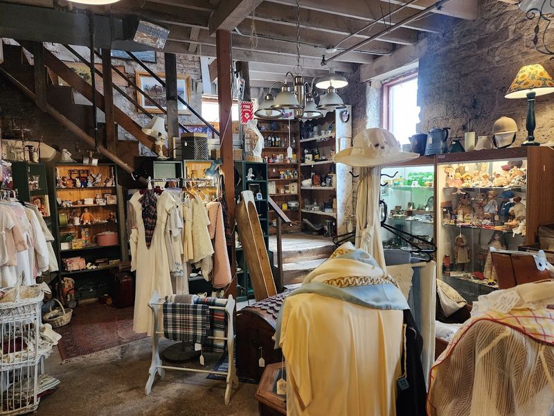 These Minnesota Antique Shops Are Perfect For Anyone Who Loves The Thrill Of The Find - Decor Hint Staples Mill Antiques