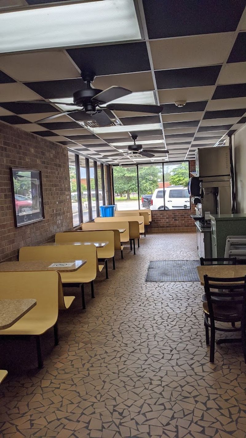There Are 12 South Carolina Fried Chicken Destinations Worth The Drive - Decor Hint Yogi Bear Honey Fried Chicken, Hartsville