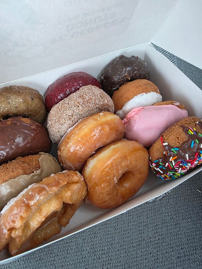 St. George's Donuts, S National