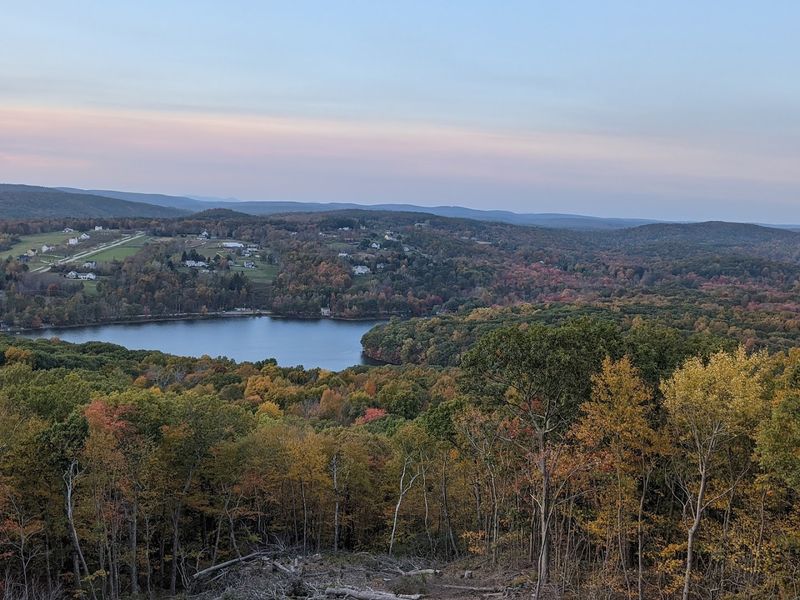 Mount Tom State Park, Litchfield