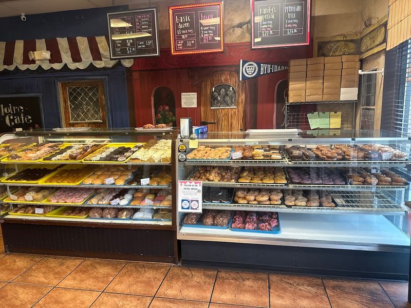 These 10 Idaho Donut Shops Come With Plenty Of Sprinkles Along The Way - Decor Hint Bakers Dozen, Idaho Falls