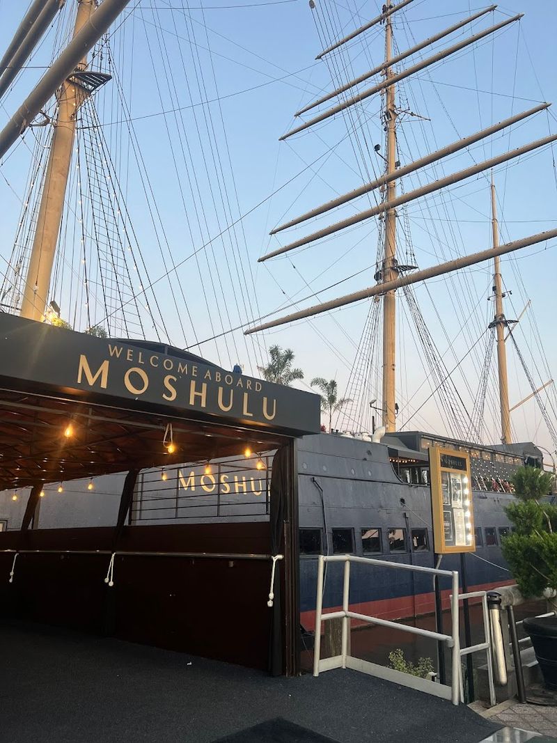 Why Eat Anywhere Ordinary When Pennsylvania Has These 9 Unique Restaurants - Decor Hint Moshulu, Philadelphia