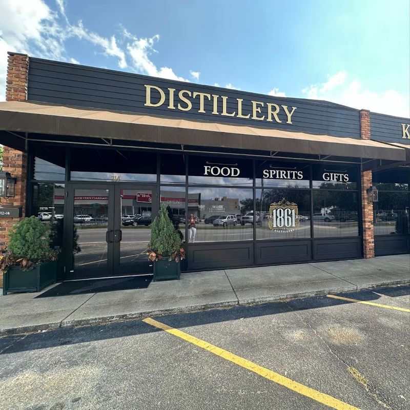 10 Amazing Georgia Factory Tours That Make For A Surprisingly Fun Day Trip - Decor Hint 1861 Distillery