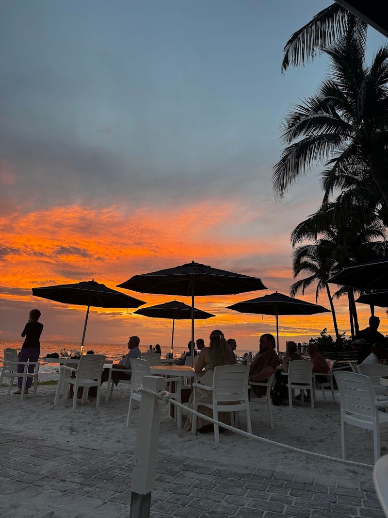 The Turtle Club, Naples