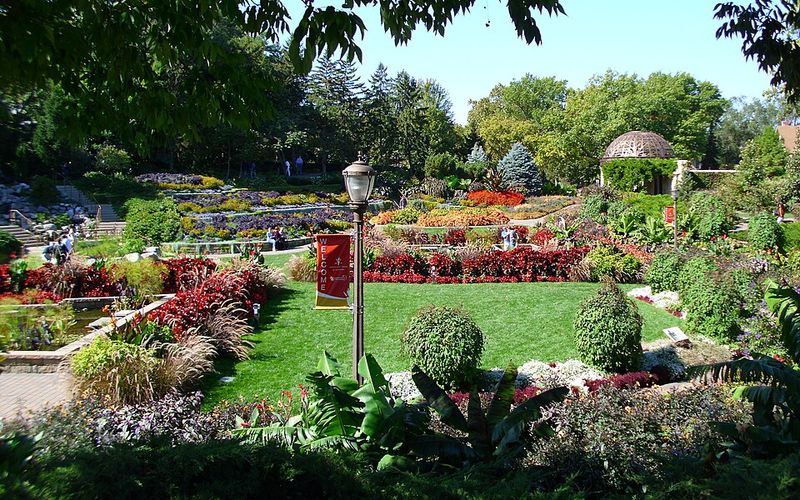 A New Floral Theme Every Year Keeps The Stroll From Feeling Like A Repeat Visit
