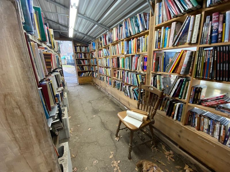 Three Niantic Locations For Book Hunting