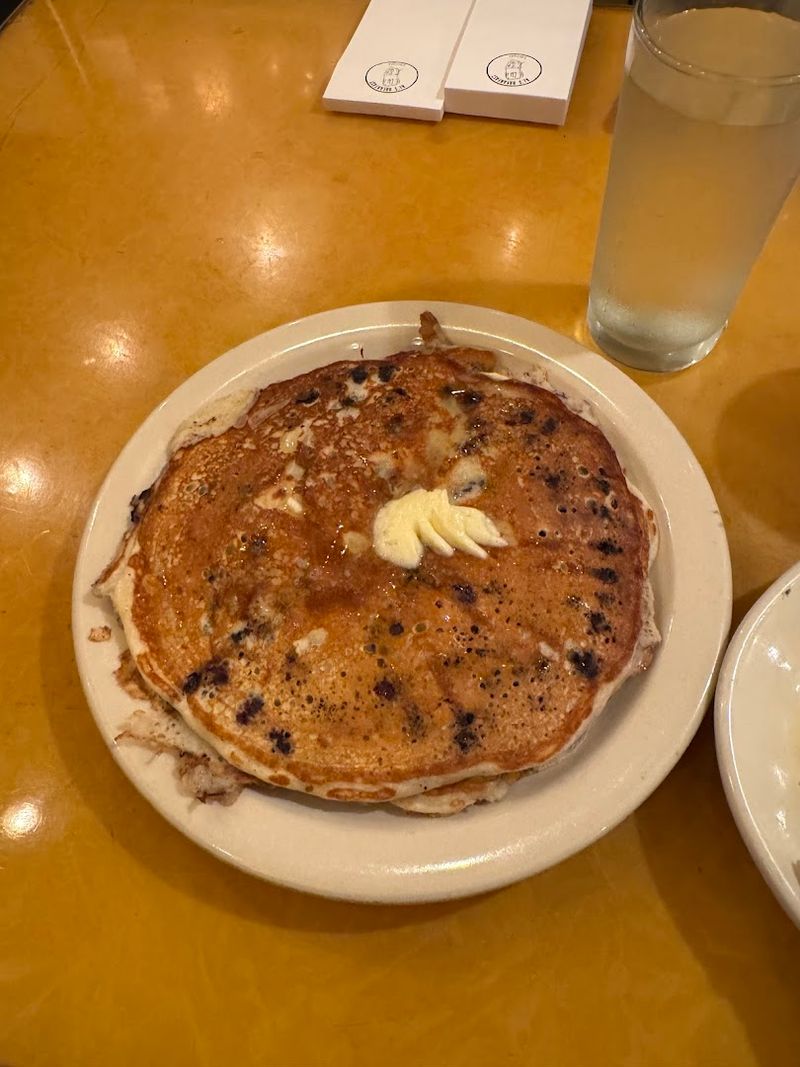 This Tiny Minnesota Breakfast Spot Is Getting Big Love For Its Morning Plates - Decor Hint Pancakes That Justify The Wait Outside