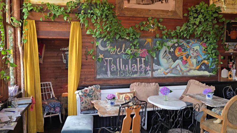 15 Charming Georgia Cafes With Scenic Views Perfect For This June - Decor Hint Tallulah 1882