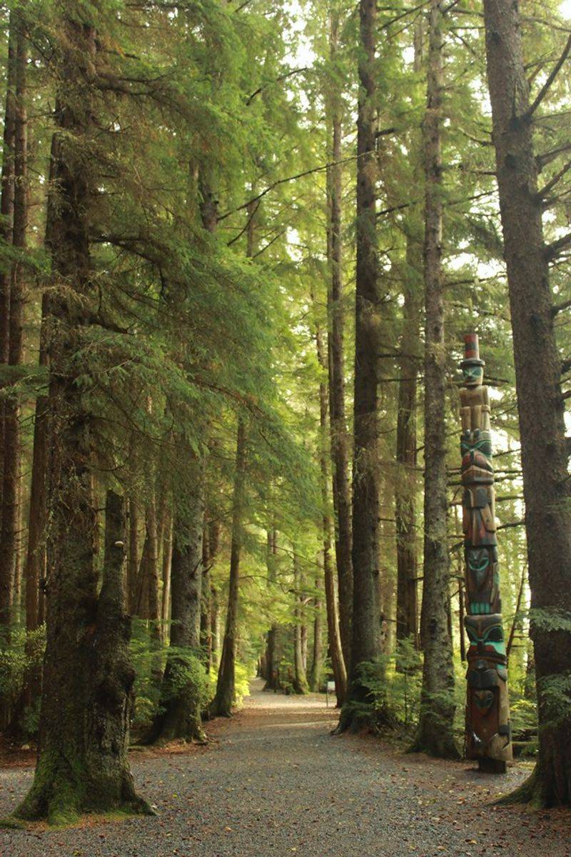 This Charming Alaska Town Has A Pace Of Life That's Hard To Leave Behind - Decor Hint Tlingit Culture Woven Into Every Trail