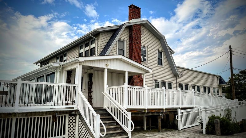 10 Low-Key Jersey Shore Restaurants Food Lovers Need To Try - Decor Hint Charlesworth Hotel & Restaurant