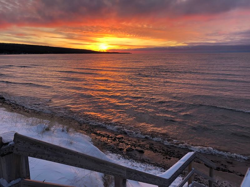 These 10 Michigan Beaches Are Made For Finding Petoskey Stones And Yooperlites - Decor Hint Keweenaw Peninsula, Great Sand Bay, Eagle Harbor