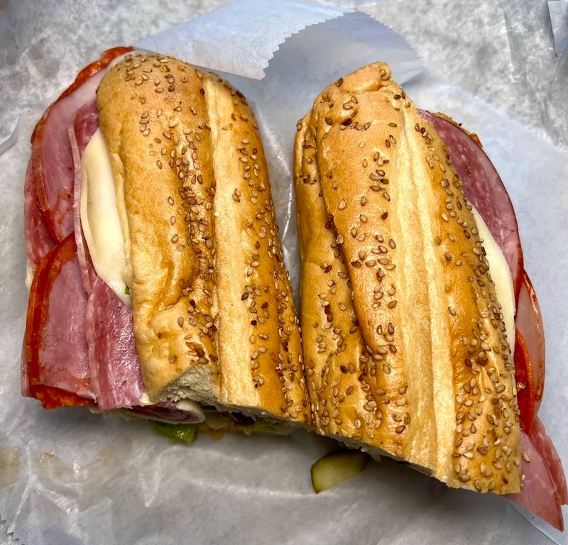 This Connecticut Store Serves Sandwiches So Good Locals Plan Lunch Around Them - Decor Hint The Bee Sandwich Balances Sweetness And Flavor Perfectly