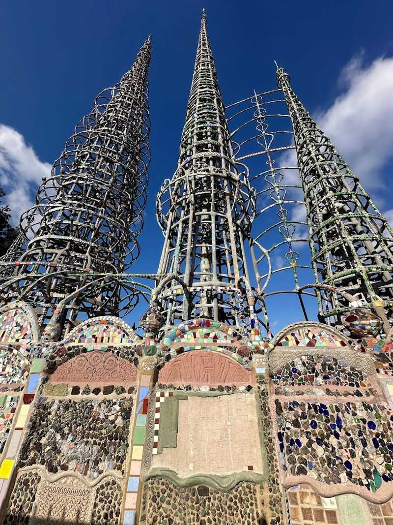 12 California Creative Hideaways Where Famous Artists Went To Disappear, Reset, And Make Something Brilliant - Decor Hint Watts Towers, Los Angeles