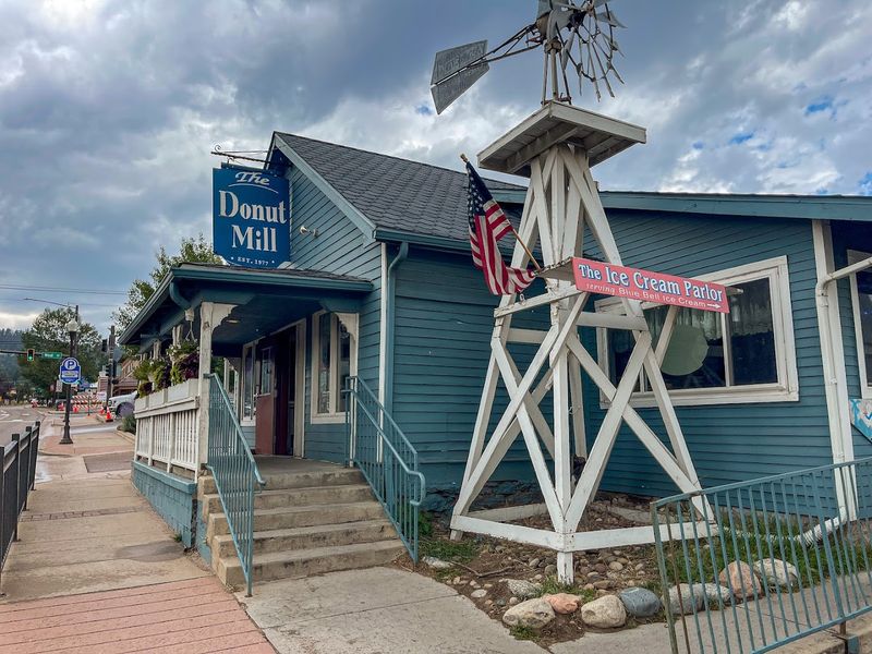 8 Colorado Doughnut Shops Serving Some Of The State's Most Memorable Treats - Decor Hint The Donut Mill
