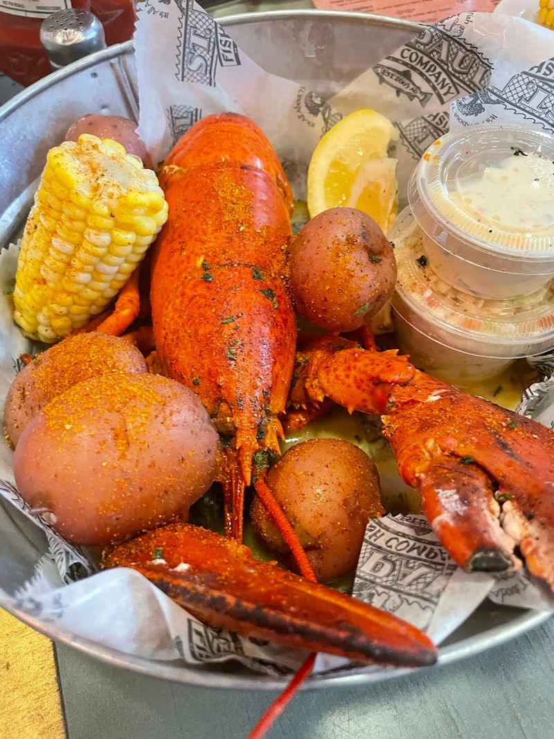 The Seafood At These 9 Wisconsin Restaurants Is Worth Going Out Of Your Way For - Decor Hint St. Paul Fish Company