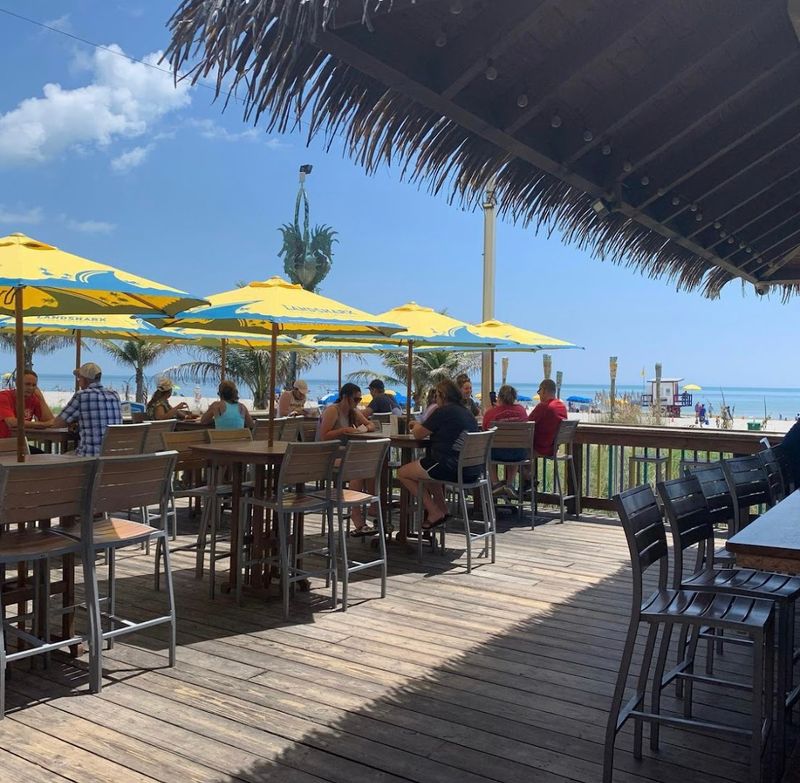 10 Florida Beachfront Restaurants With Ocean Views That Stay Affordable - Decor Hint Coconuts On The Beach, Cocoa Beach