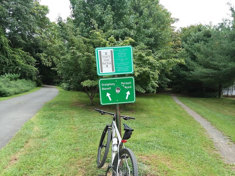 Leave The Crowds Behind On These 10 Dreamy New York Bike Routes - Decor Hint Joseph B. Clarke Rail-Trail