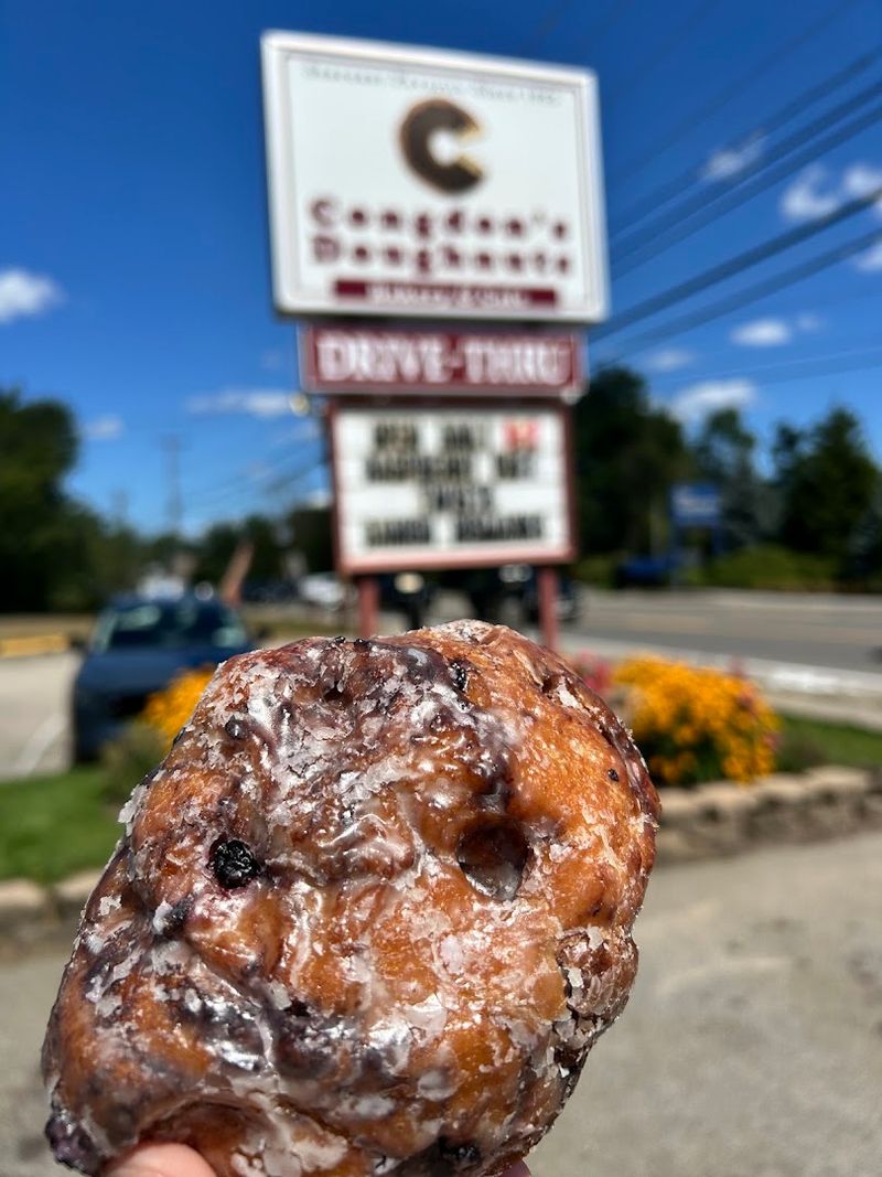 The Blueberry Fritter That Earns Its Own Reputation