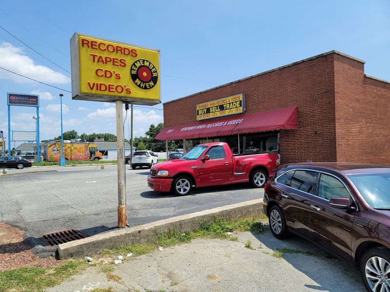 The Massive North Carolina Record Store With More Than 150,000 Albums, CDs, DVDs, And Singles - Decor Hint The Store's Warehouse Backstock Makes The Collection Feel Even Bigger