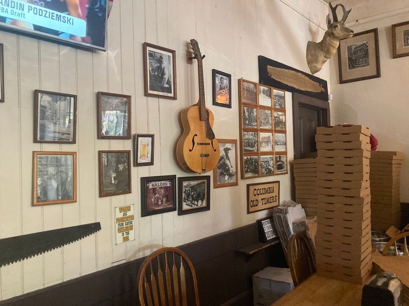 Few People Know About This Incredible Mountainside Saloon Hidden Away In California - Decor Hint It Fits A Full Columbia Day Trip