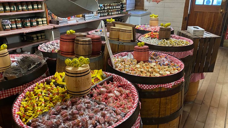 The Candy Bar Turns Browsing Into A Childhood Flashback