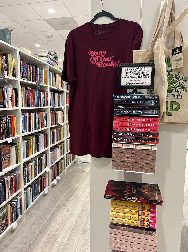 Scrawl Books, Reston