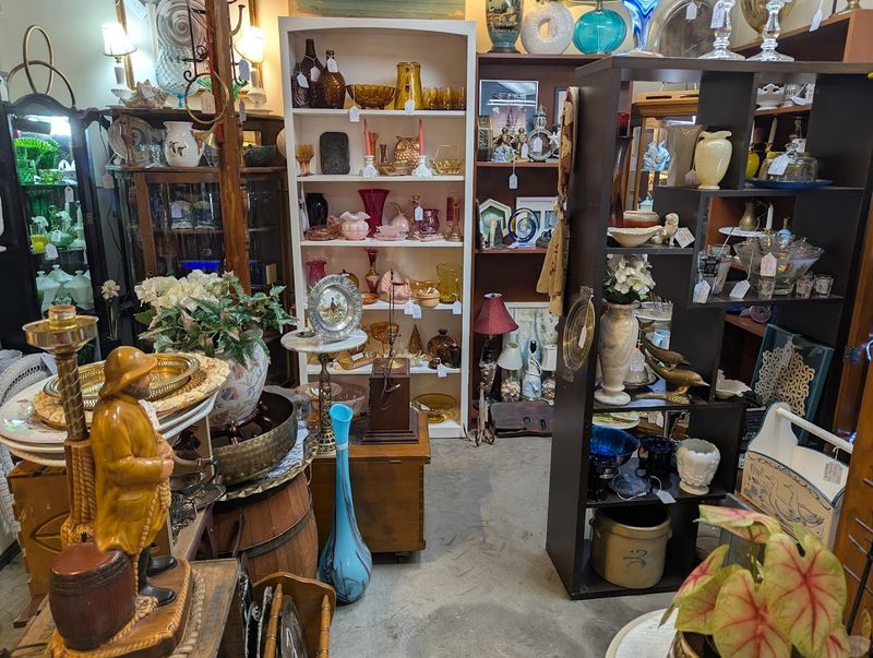 The Cozy Atmosphere That Keeps Locals Coming Back