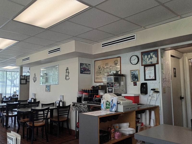 Ted's Luncheonette, Largo