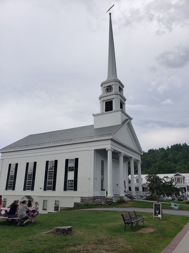 One Vermont Town Turns Everyday Scenery Into Something Extraordinary - Decor Hint A Mountain Town With Real History