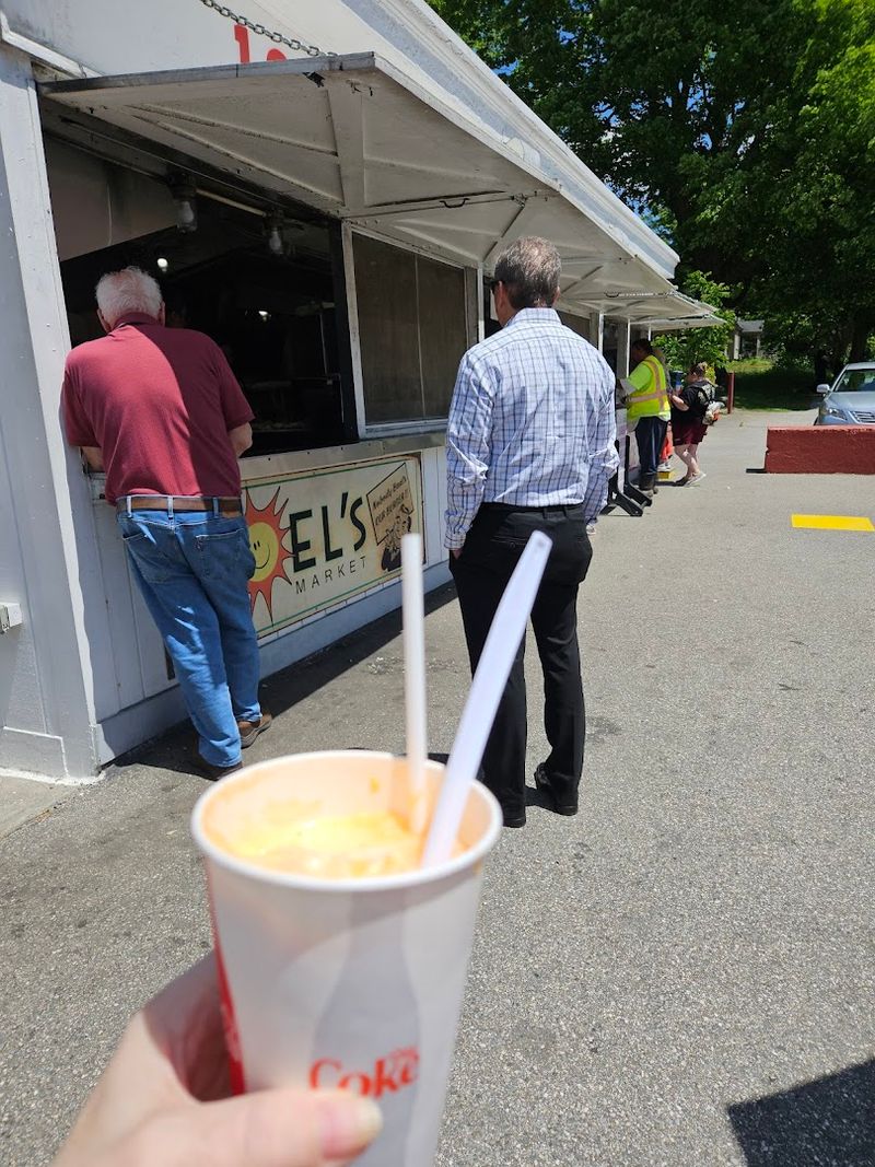 This Low-Key Connecticut Spot Is Winning Over Burger Lovers Fast - Decor Hint Milkshakes That Seal The Deal