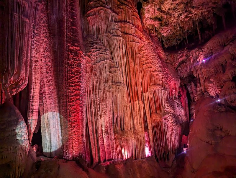 Meramec Caverns