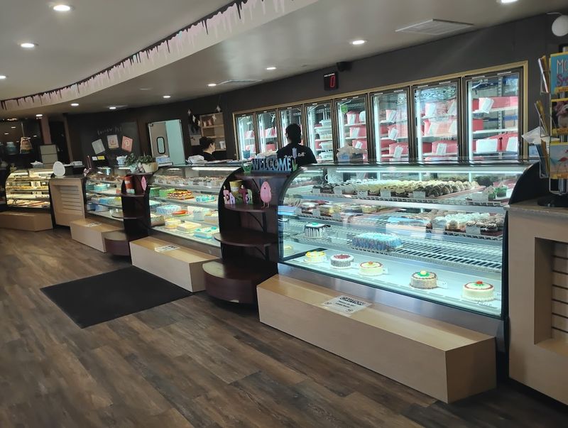 The New Mexico Cake Shop Where One Slice Can Make Your Whole Day Better - Decor Hint One Visit Is Rarely Enough
