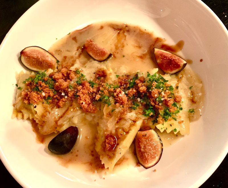 10 Secret Connecticut Dining Spots With A Seriously Loyal Following - Decor Hint Present Company Restaurant, Tariffville