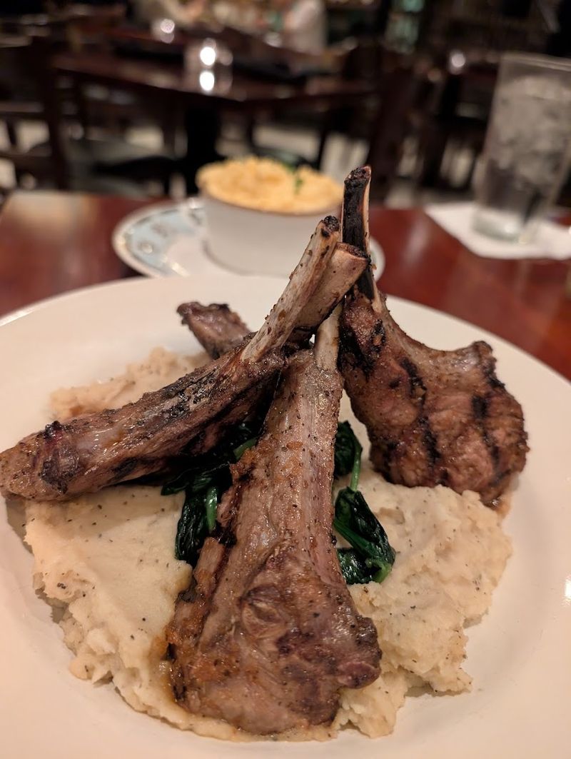 Lunch Hours That Make A Midday Visit Completely Worthwhile