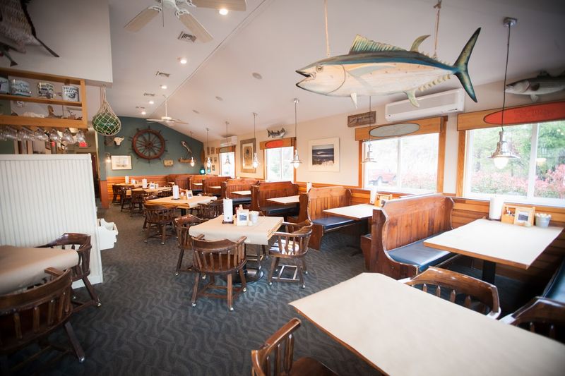 10 Low-Key Jersey Shore Restaurants Food Lovers Need To Try - Decor Hint Mud City Crab House