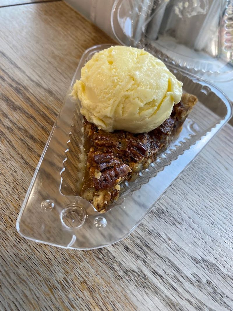 Ordering A Pie All The Way Is A Whole Experience