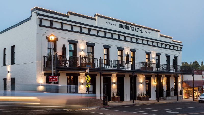11 California Historic Hotels And Inns That Feel Like Stepping Into Another Era - Decor Hint Holbrooke Hotel, Grass Valley