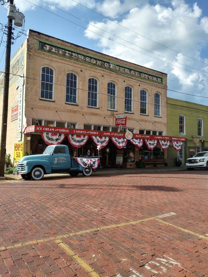 These 9 Texas Destinations Prove Great Trips Don't Need Big Budgets - Decor Hint Jefferson