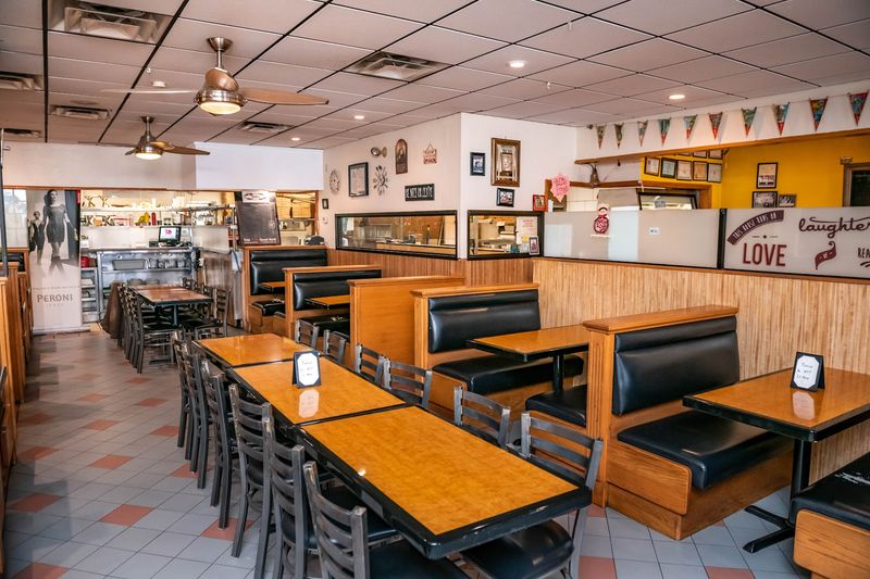 Tolli's Apizza, East Haven