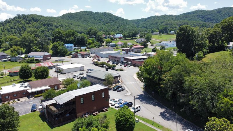 These 11 Peaceful Tennessee Towns Feel Like Simpler Times - Decor Hint Tellico Plains, Monroe County