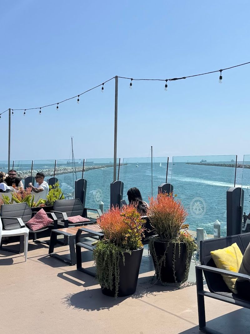 Boathouse on the Bay, Long Beach