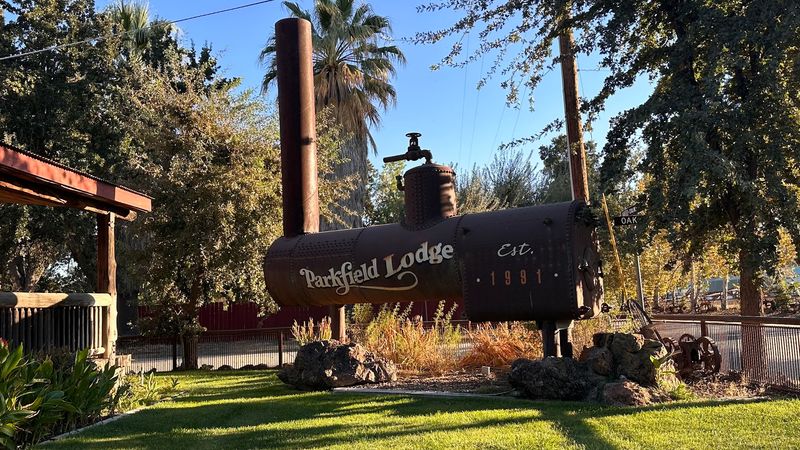 Parkfield Lodge Keeps The Western Mood Going