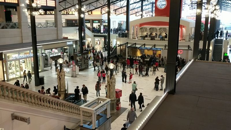 Ohio's Biggest Shopping Destination Feels Like Its Own Little City - Decor Hint 30 Million Visitors Cannot Be Wrong