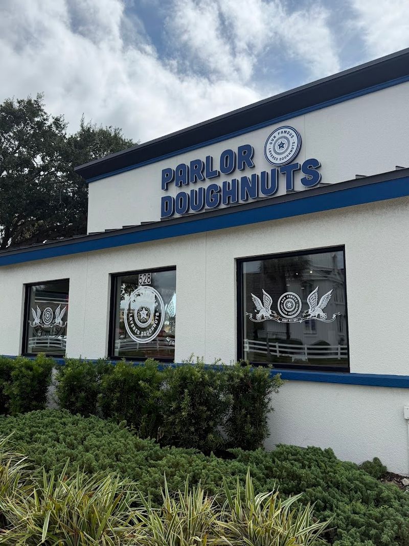 12 Donut Shops In Florida That More Than Live Up To Expectations - Decor Hint Parlor Doughnuts - Jacksonville Beach